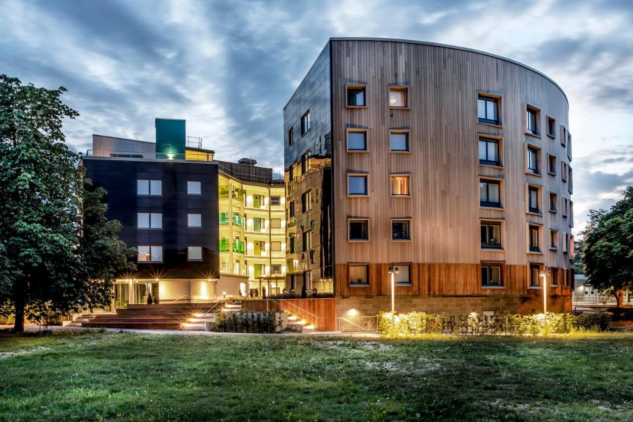 Sky Hotel Apartments Valla Bersa Linköping Exterior foto